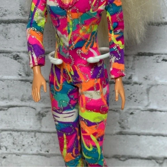 Barbie Hot Skatin' Doll 1994 Articulated Jointed Vintage Outfit Skates Earrings - Picture 9 of 16